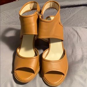 Kenneth Cole size 9.5 brown heels!